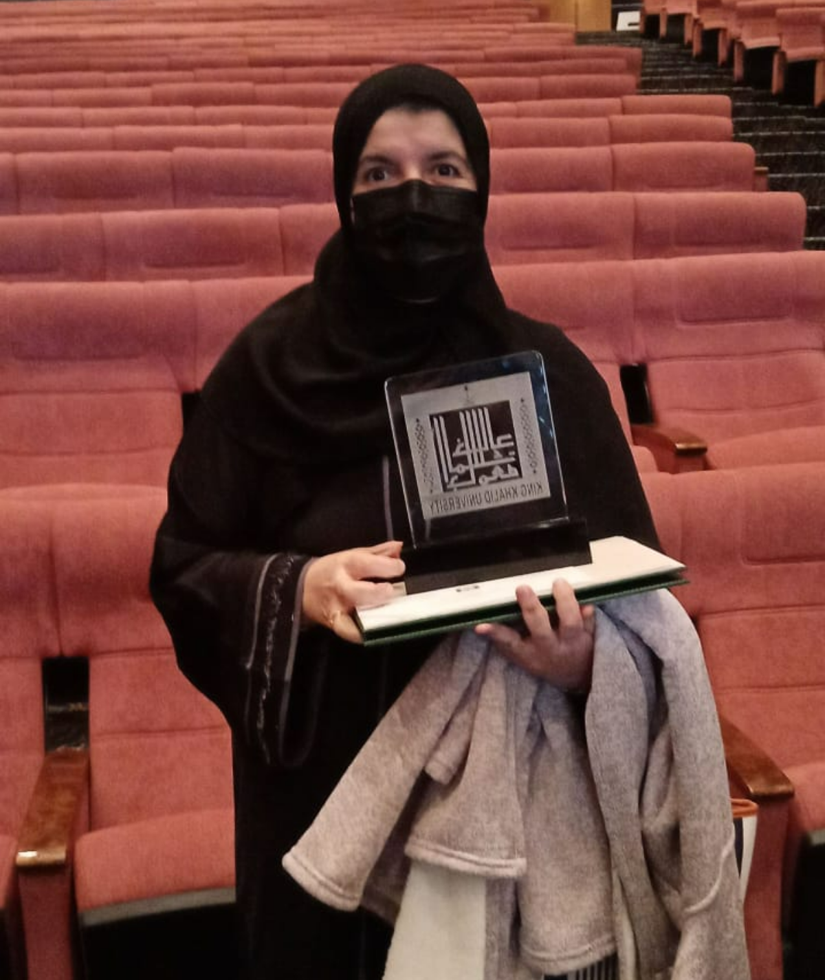 تحدي و نجاح في  التعلم الإلكتروني